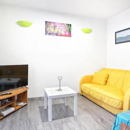 A 2 Pas De La - à 50m